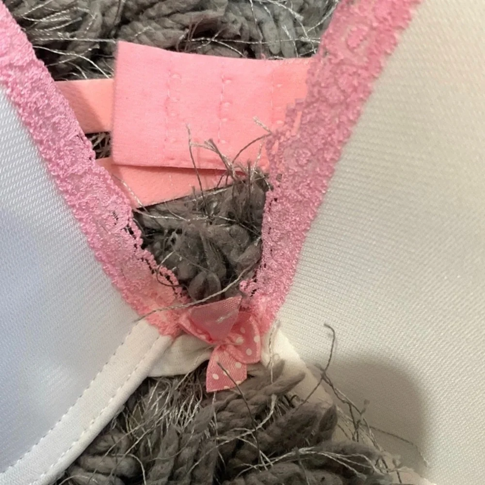 38D Bras - Picture 4 of 6